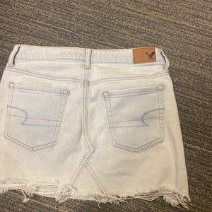 American Eagle Women's Light Wash 6 Button Fly Mini Skirt